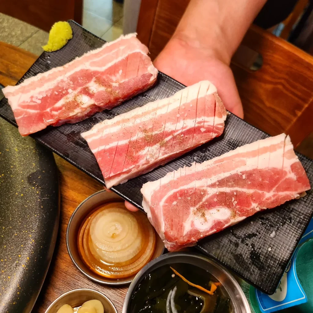 소통애 통삼겹살